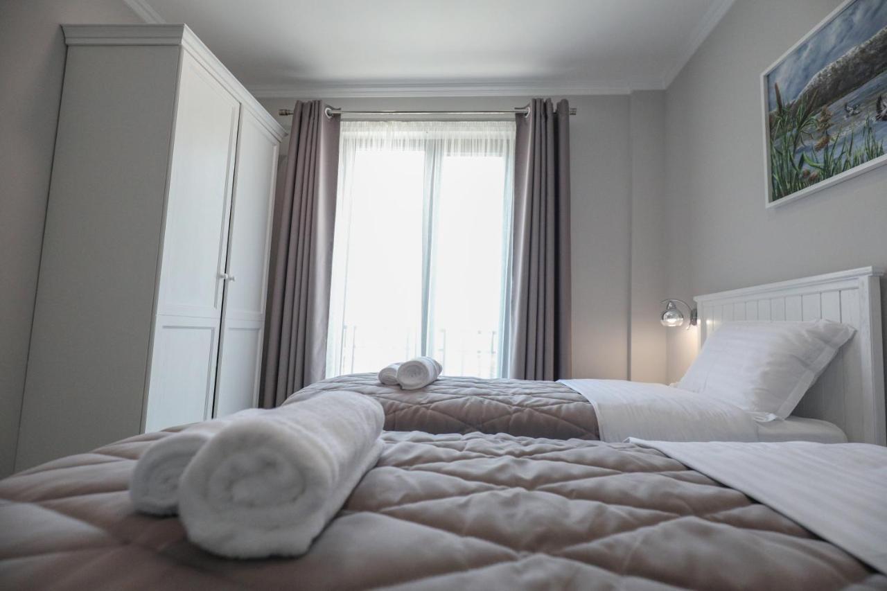 קורצ'ה Hotel Peroni מראה חיצוני תמונה