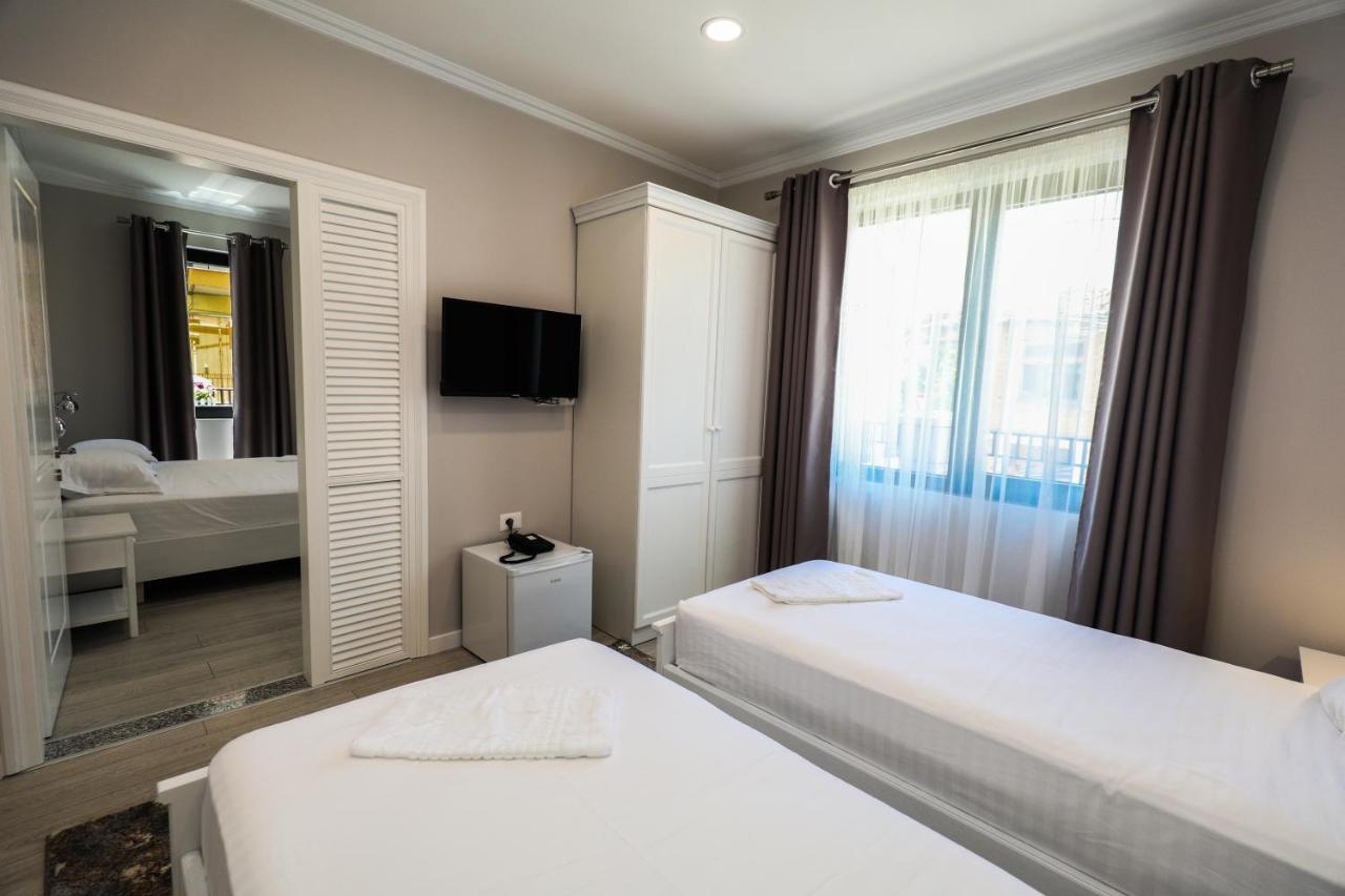 קורצ'ה Hotel Peroni מראה חיצוני תמונה