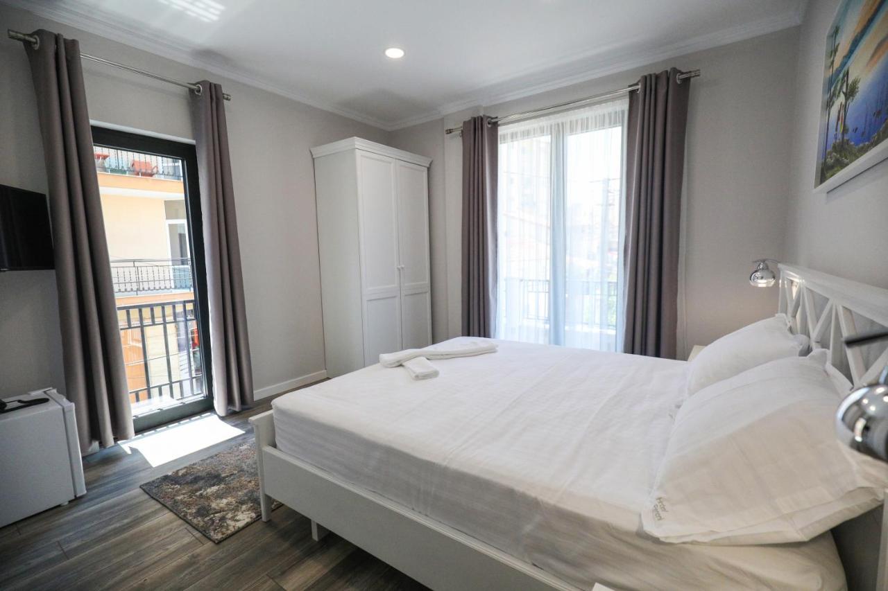 קורצ'ה Hotel Peroni מראה חיצוני תמונה