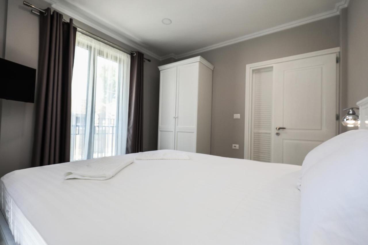 קורצ'ה Hotel Peroni מראה חיצוני תמונה
