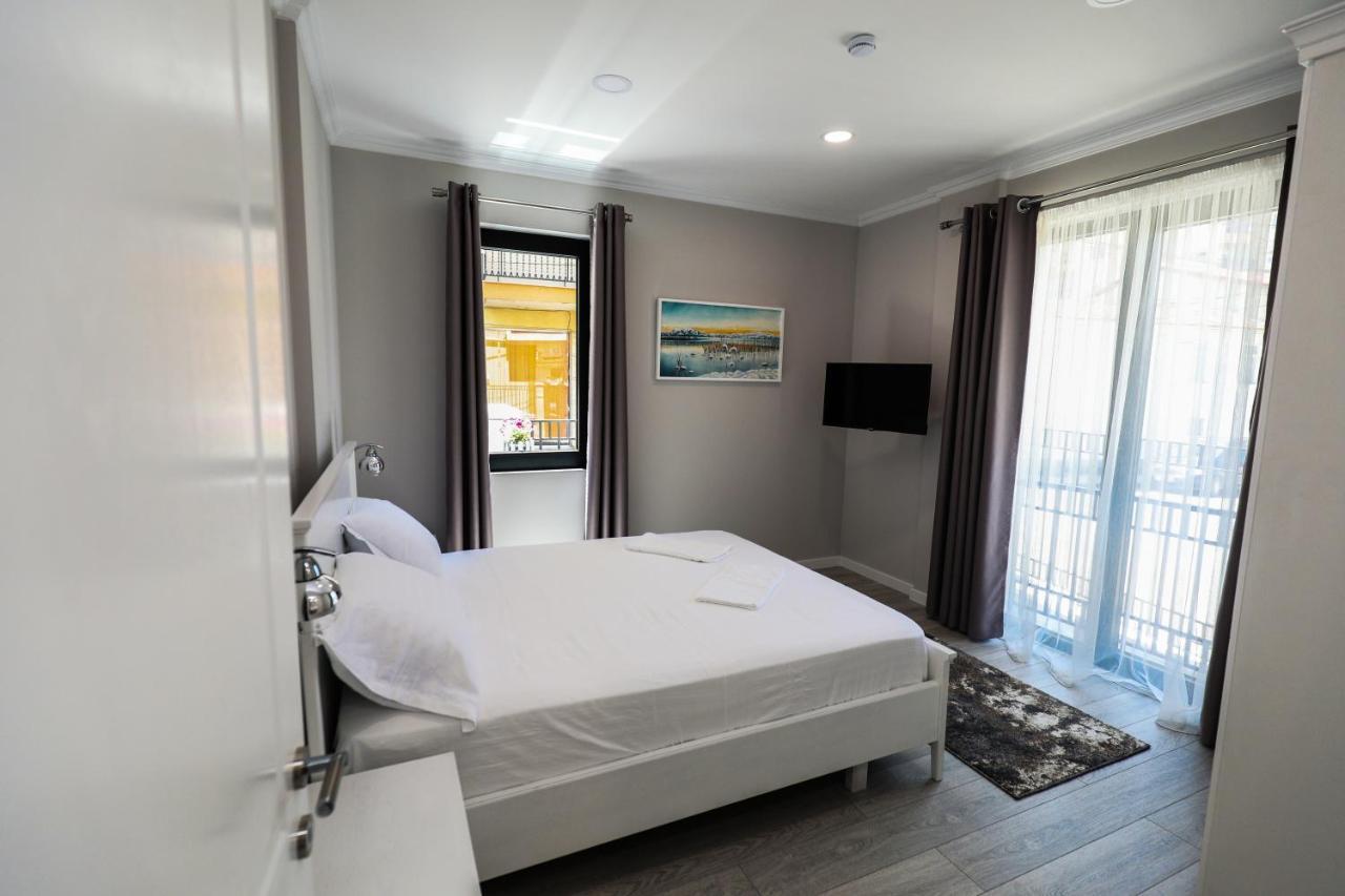 קורצ'ה Hotel Peroni מראה חיצוני תמונה